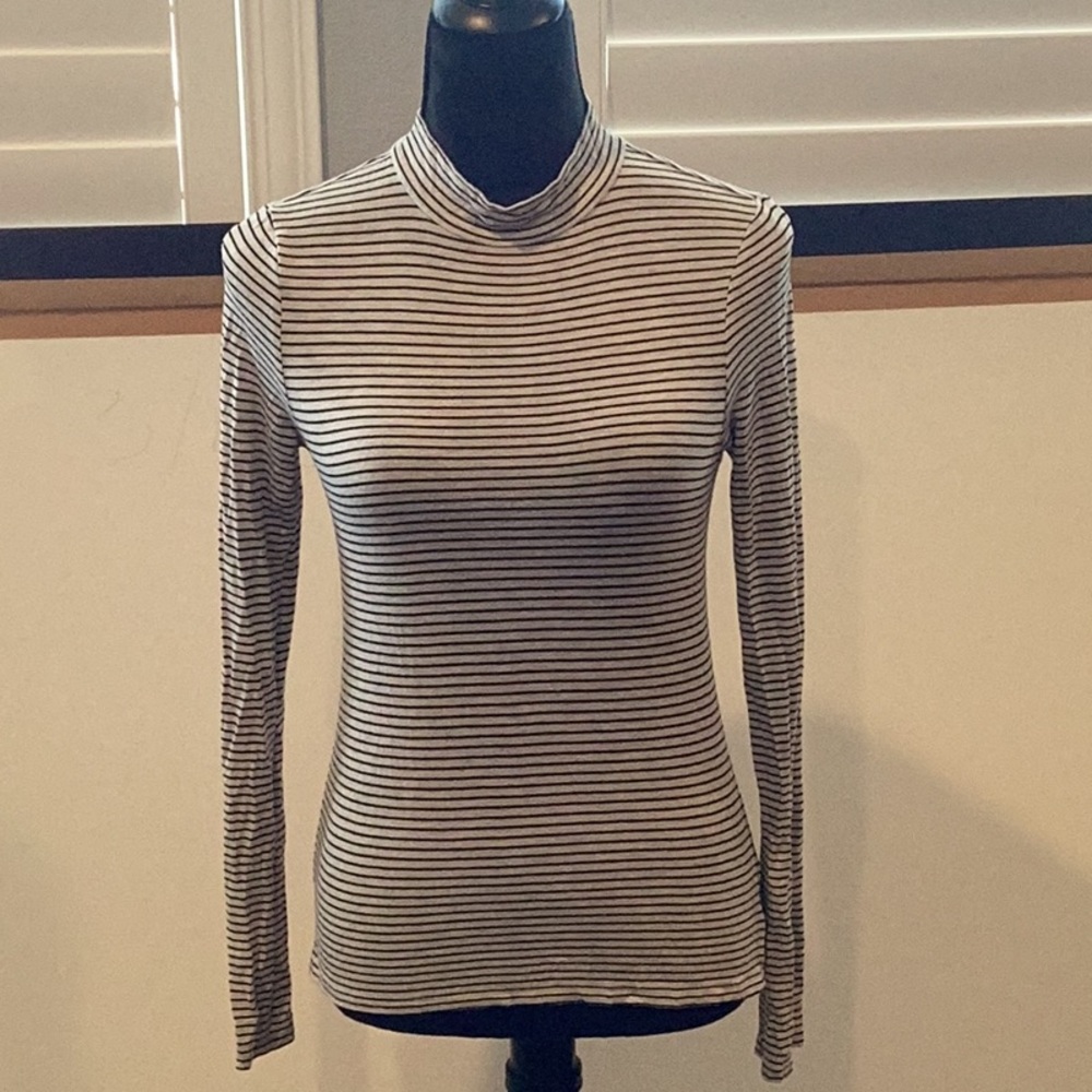 American Eagle Outfitters Black and White Ribbed Long Sleeve Tee
